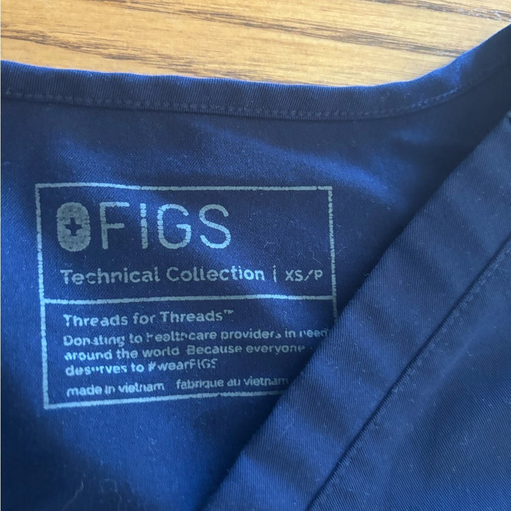 Figs Technical Collection XS Scrub Top in navy Blue